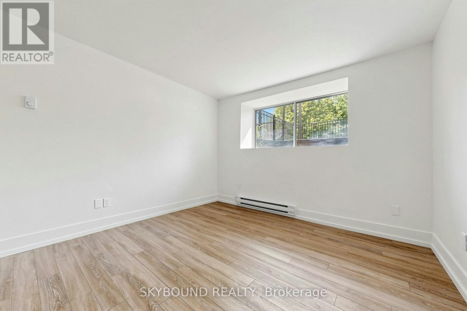 B-139 Wineva Avenue, Toronto, ON, M4E 2T3 - 4