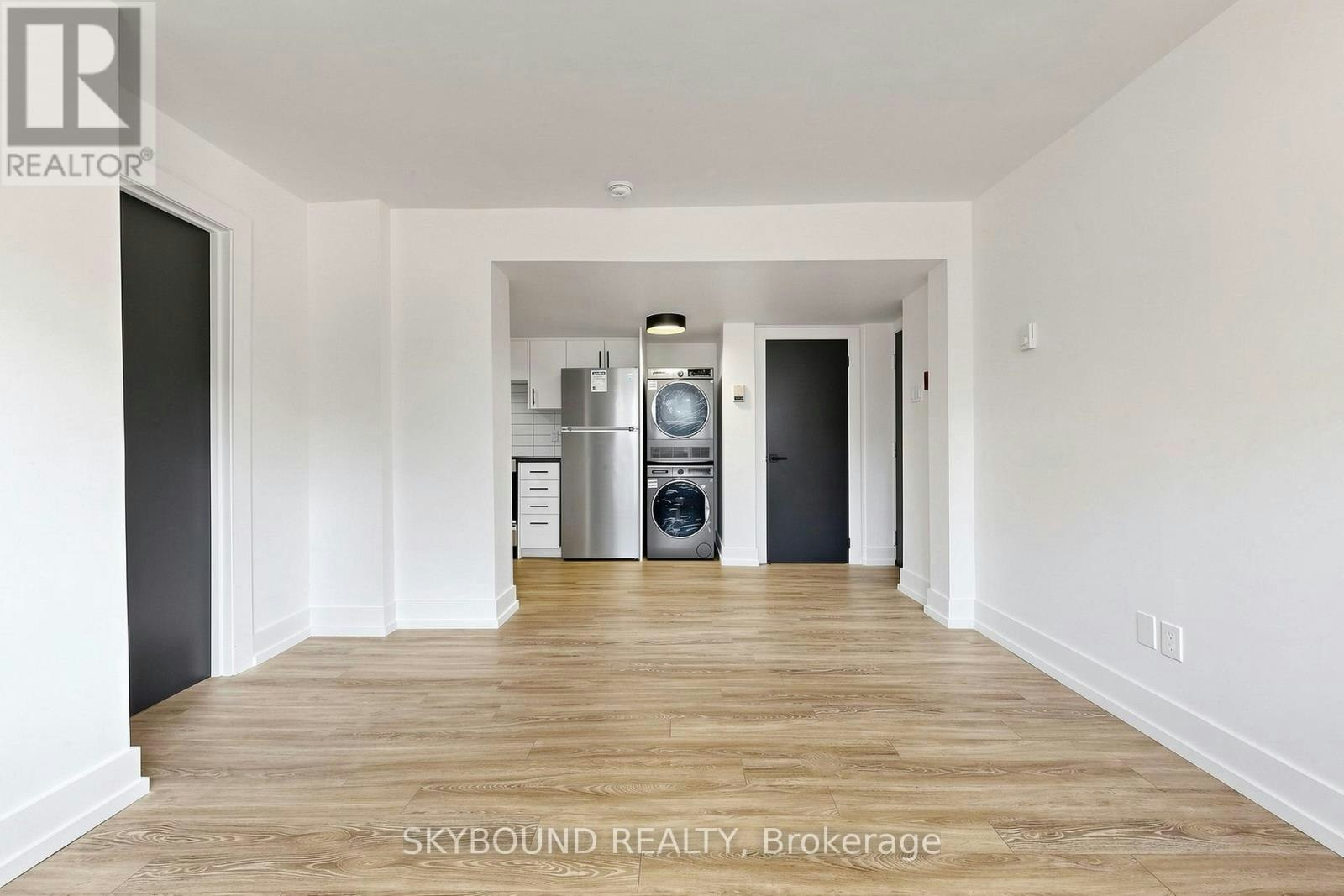 B-139 Wineva Avenue, Toronto, ON, M4E 2T3
