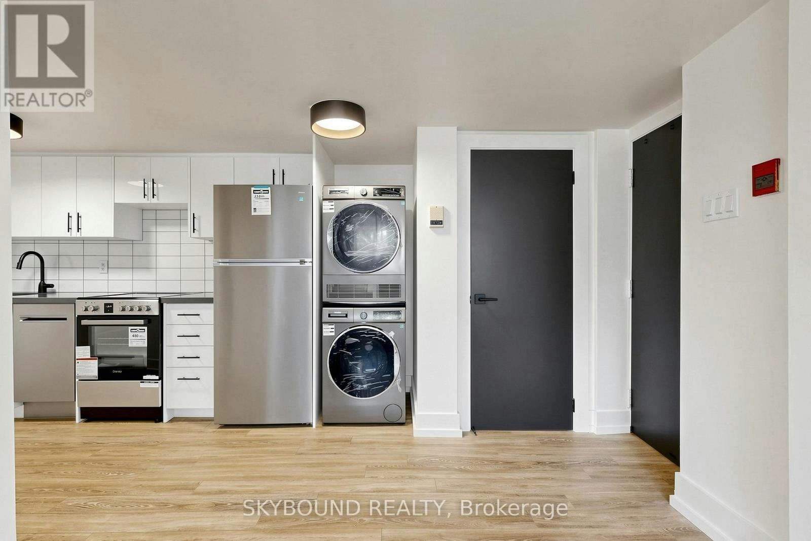 B-139 Wineva Avenue, Toronto, ON, M4E 2T3 - 14