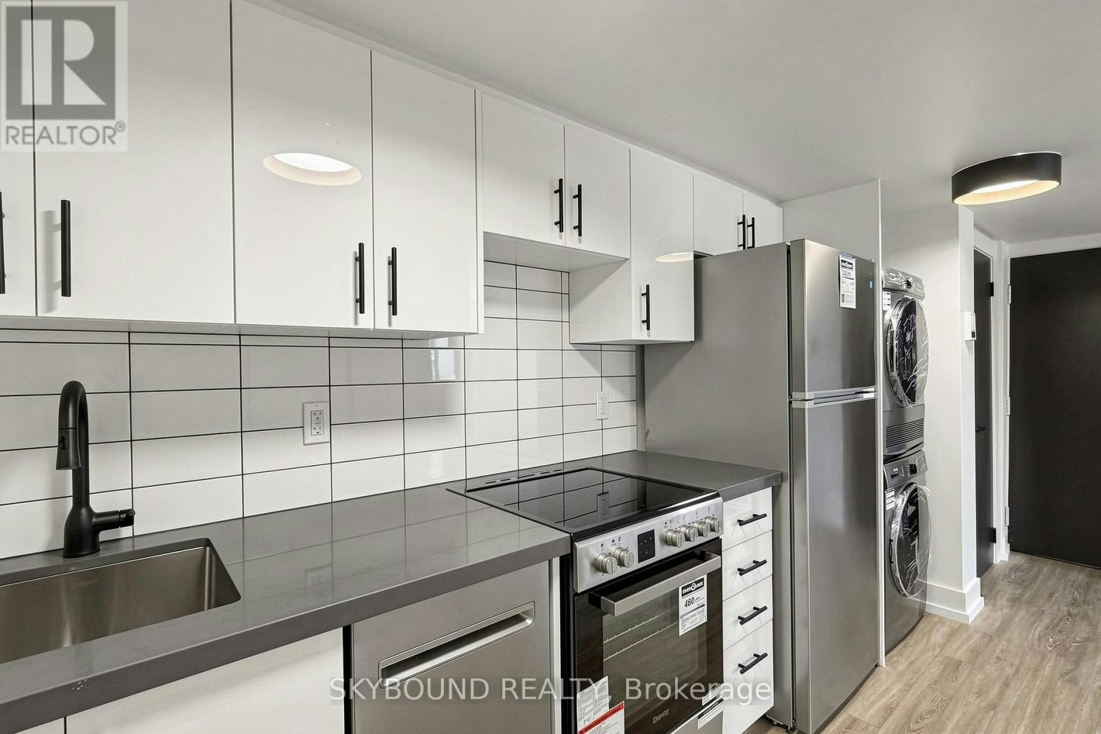 B-139 Wineva Avenue, Toronto, ON, M4E 2T3 - 8