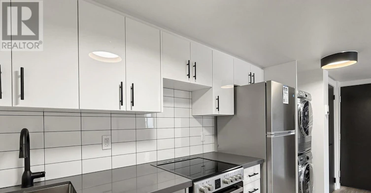 B-139 Wineva Avenue, Toronto, ON, M4E 2T3 - 8