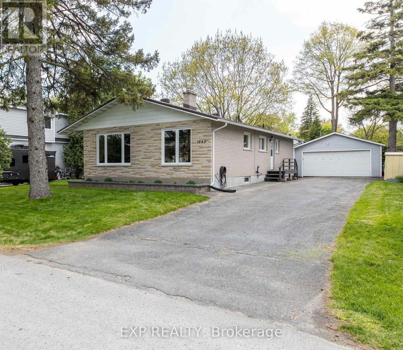 1642 Valmarie Avenue, Ottawa, ON, K2C 1W1