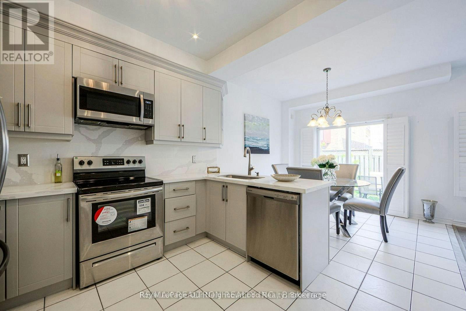 UPPER-269 Treasure Road E, Vaughan, ON, L6A 3K8 - 17