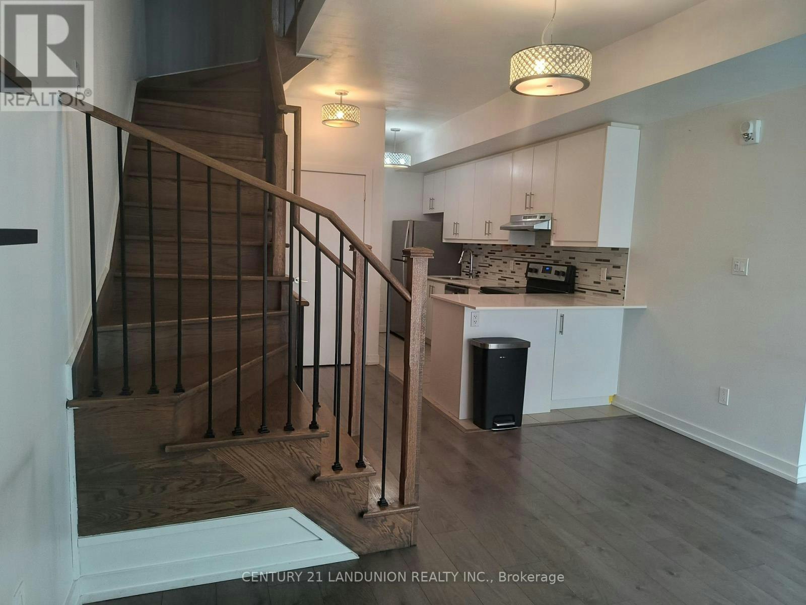 14-2063 Weston Road, Toronto, ON, M9N 1X7 - 2