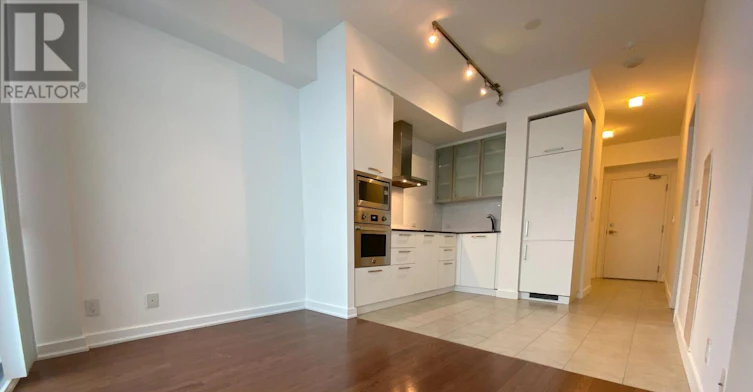 5209-14 York Street, Toronto, ON, M5J 2Z2 - 8