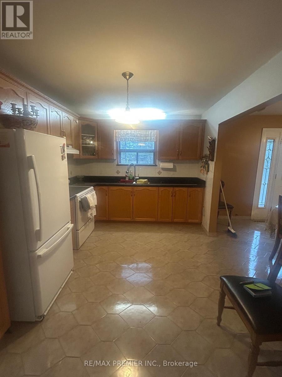 MAIN FLOOR-61 Cedar Lane Drive, Wasaga Beach, ON, L9Z 2S1 - 4