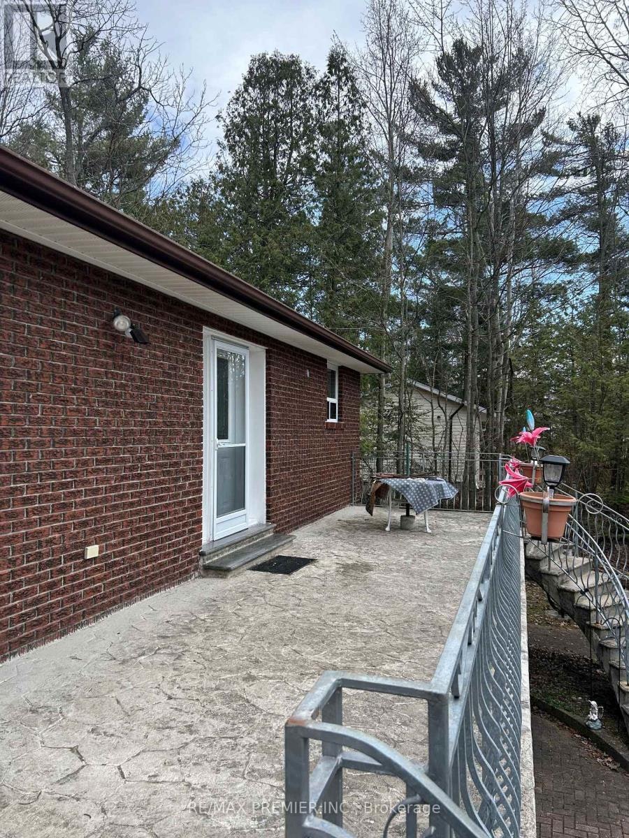 MAIN FLOOR-61 Cedar Lane Drive, Wasaga Beach, ON, L9Z 2S1 - 9