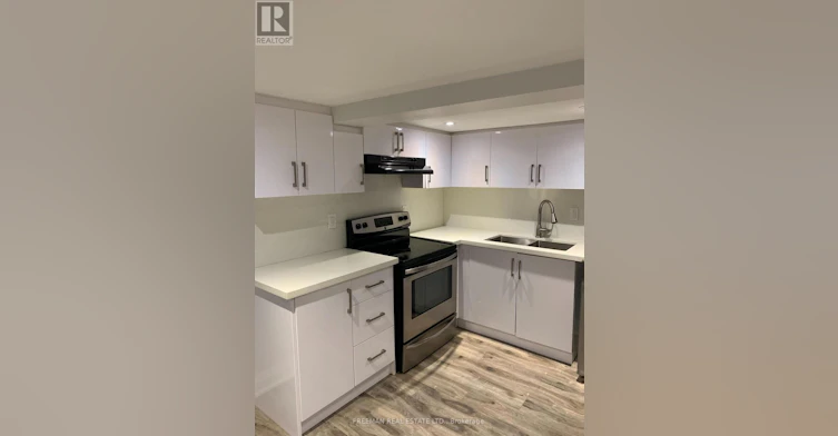 LOWER 642 Lvl Studio Gladstone Avenue, Toronto, ON, M6H 3J4 - 2