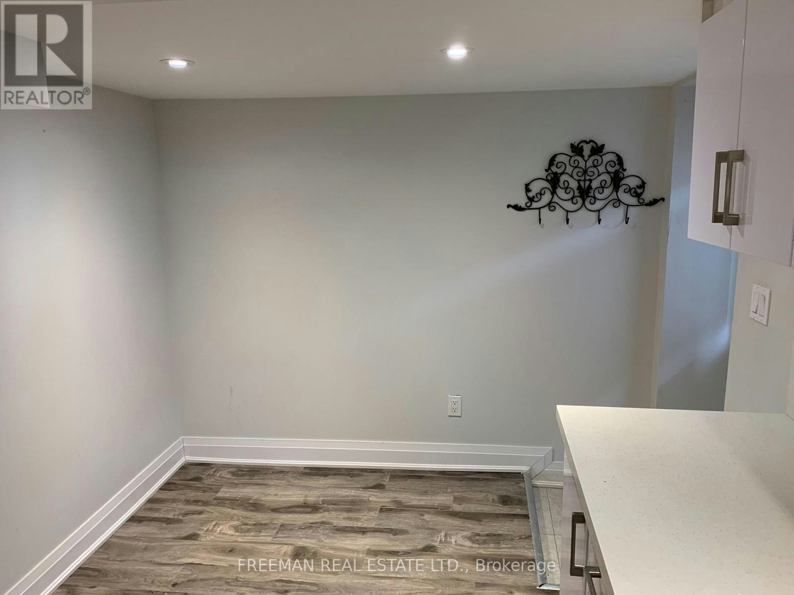 LOWER 642 Lvl Studio Gladstone Avenue, Toronto, ON, M6H 3J4 - 3