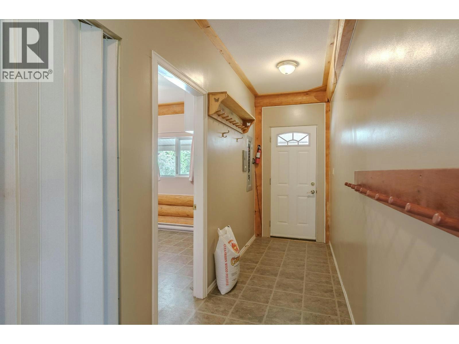 7532 Cariboo Chalet Road, Deka Lake, BC, V0K 1X0 - 11