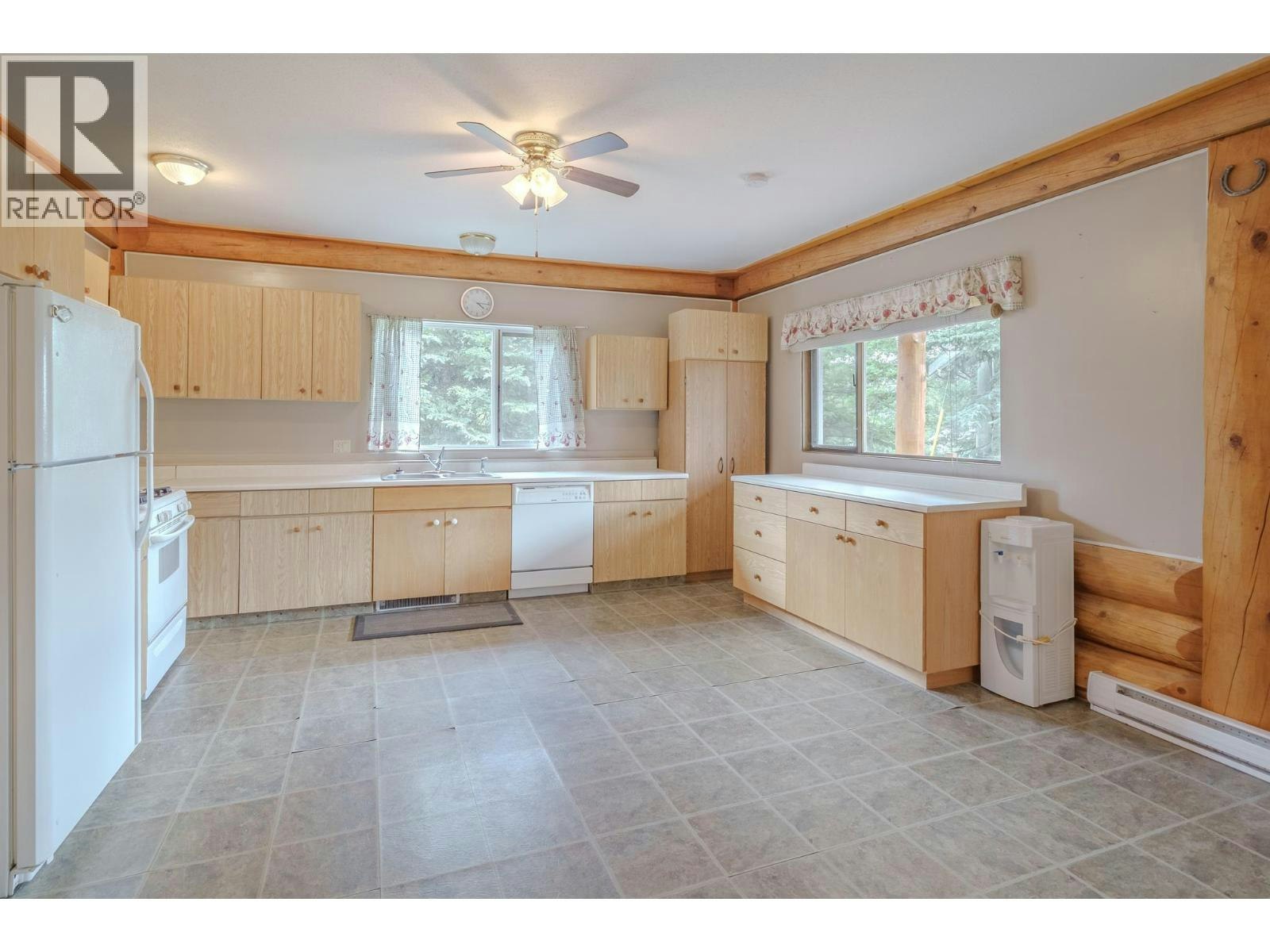 7532 Cariboo Chalet Road, Deka Lake, BC, V0K 1X0 - 7