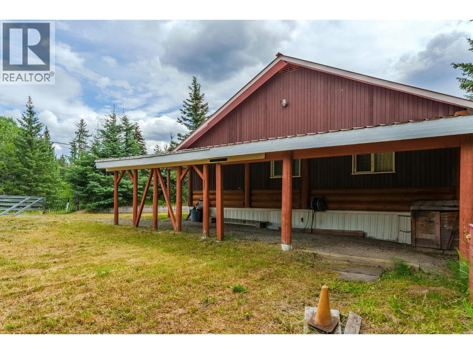 7532 Cariboo Chalet Road, Deka Lake, BC, V0K 1X0 - 21