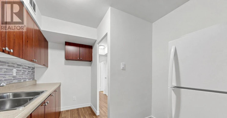 210-240 Markland Drive, Toronto, ON, M9C 1R3 - 8