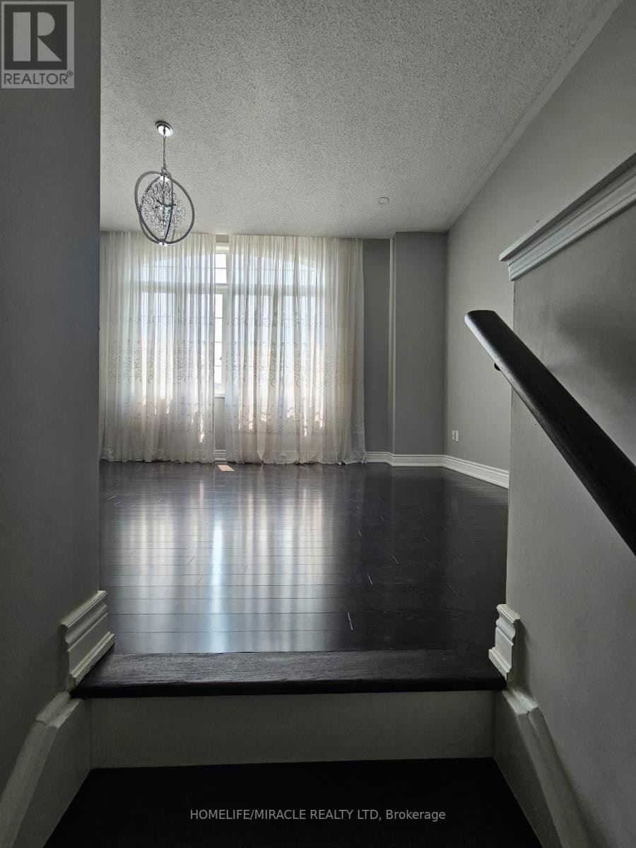 20 Summer Mist Court, Brampton, ON, L6R 2Z1 - 10