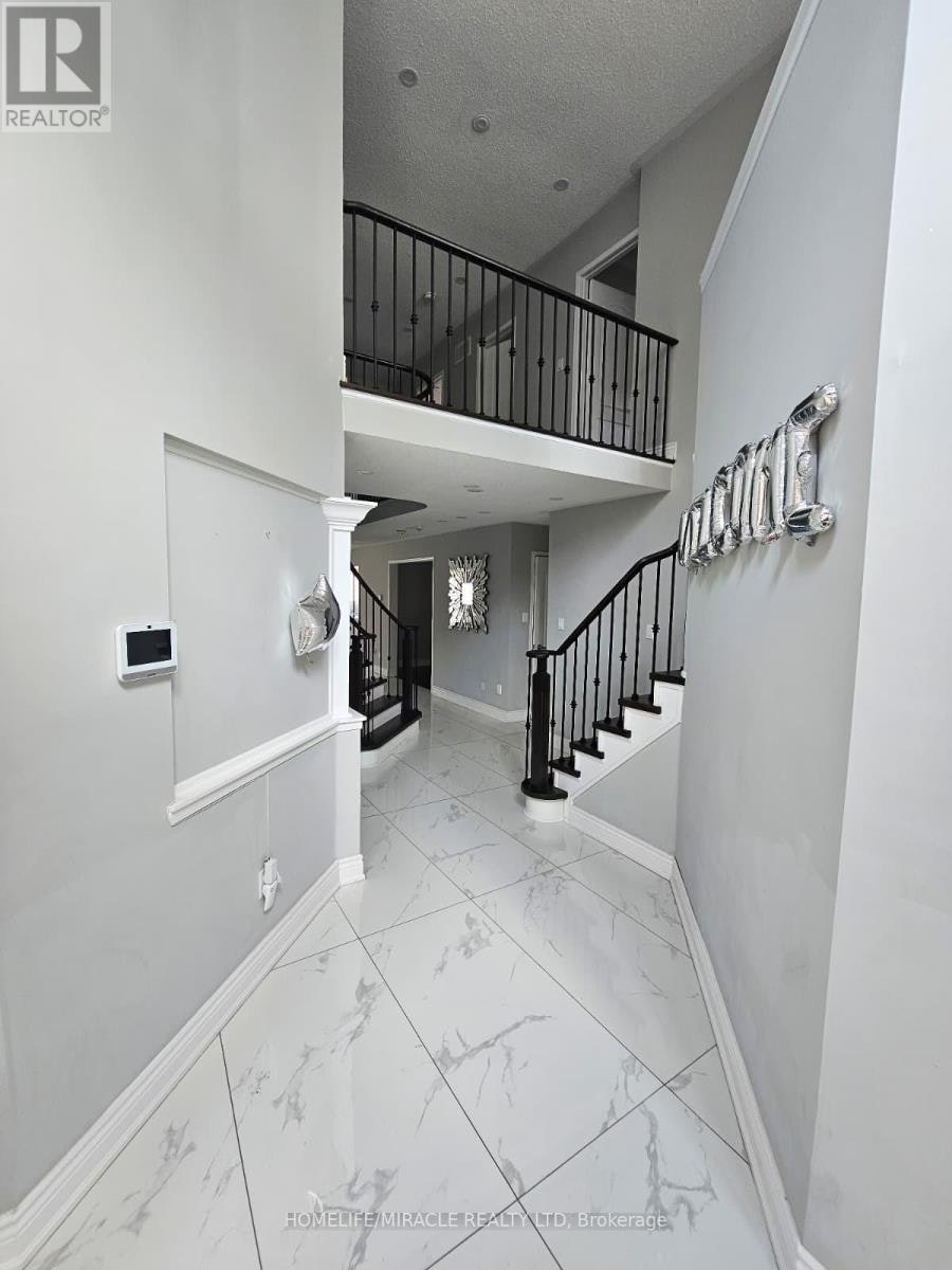20 Summer Mist Court, Brampton, ON, L6R 2Z1 - 3
