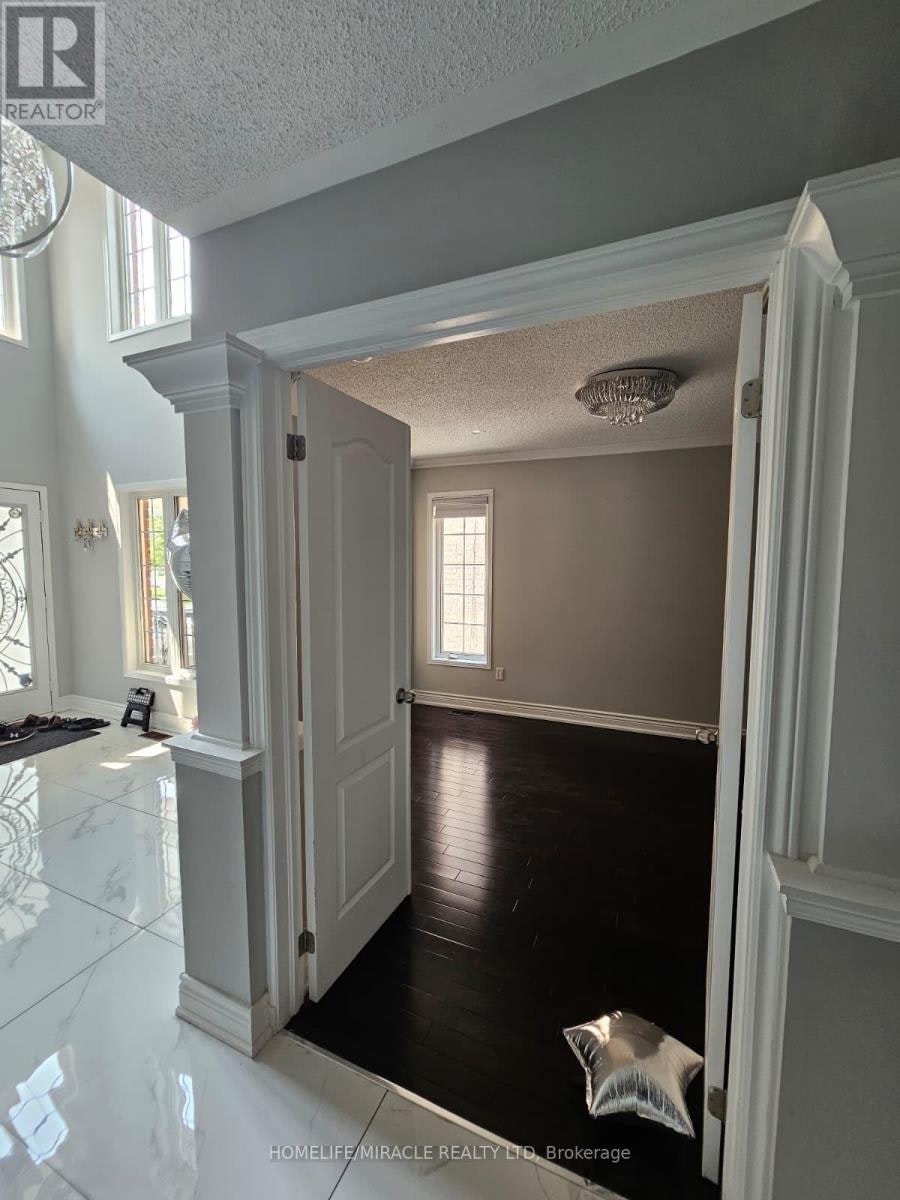 20 Summer Mist Court, Brampton, ON, L6R 2Z1 - 5