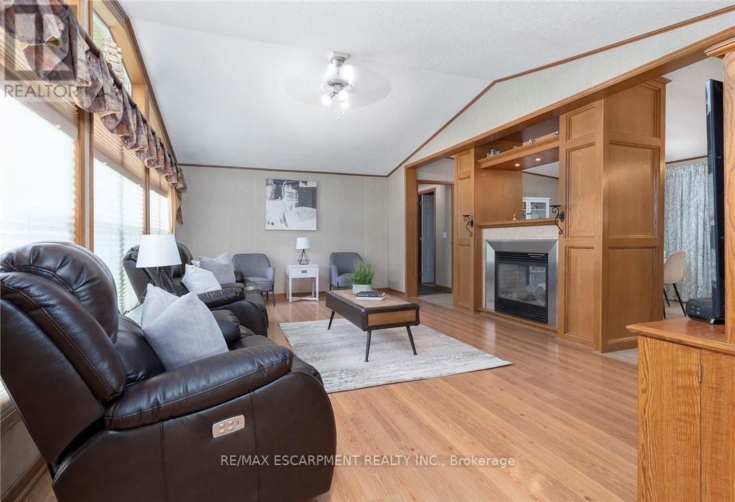 1161 4th Concession Road W - 4