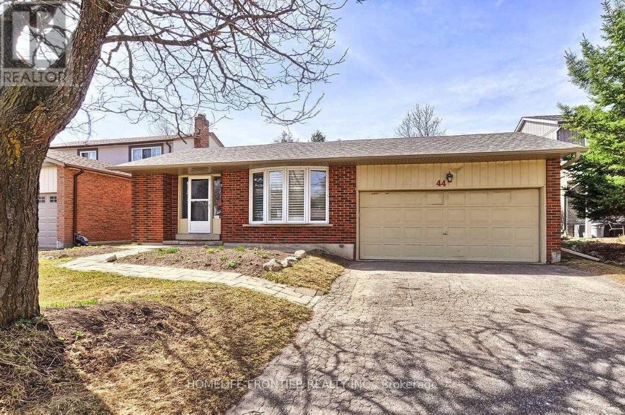 44 Rutledge Avenue, Newmarket, ON, L3Y 5T4