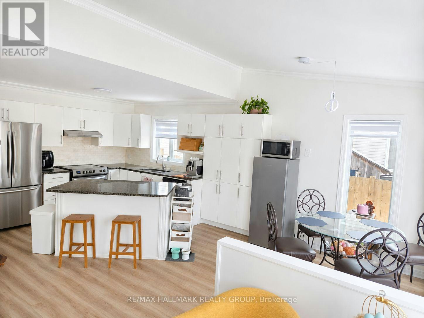 1374 Chicory Place, Ottawa, ON, K1J 1E7 - 9