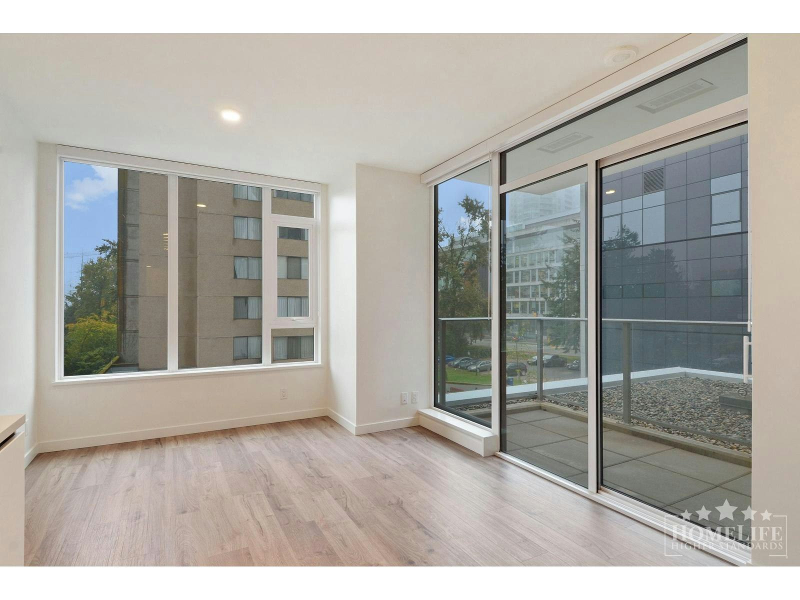 303-10448 University Drive, Surrey, BC, V3T 0S7 - 3