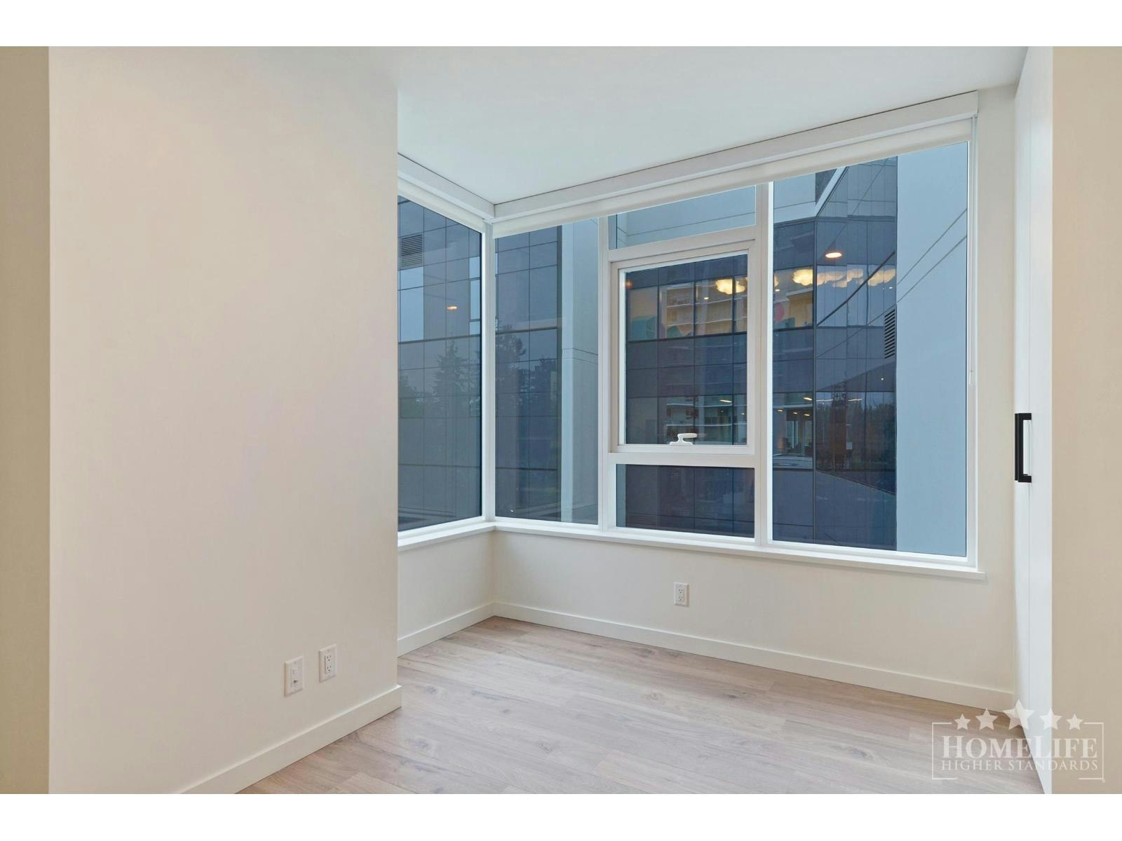 303-10448 University Drive, Surrey, BC, V3T 0S7 - 10