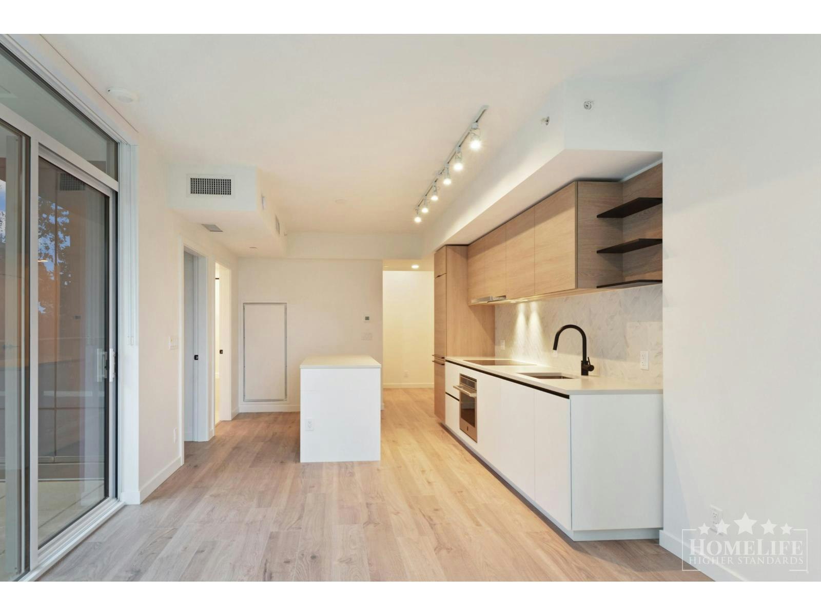 303-10448 University Drive, Surrey, BC, V3T 0S7 - 5