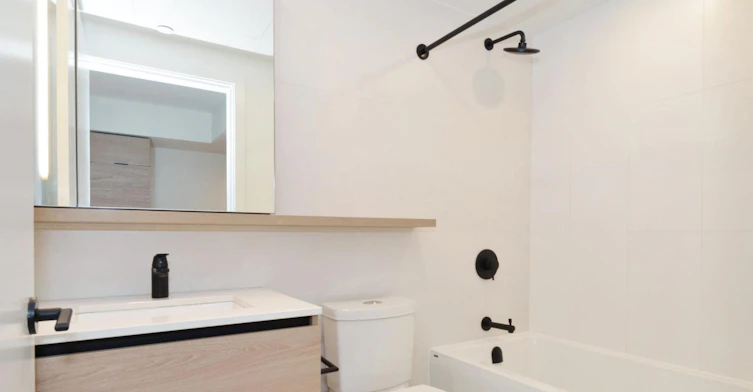 303-10448 University Drive, Surrey, BC, V3T 0S7 - 12