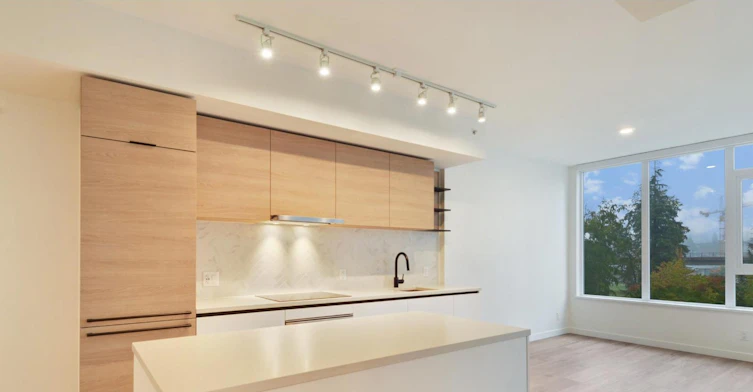 303-10448 University Drive, Surrey, BC, V3T 0S7 - 8
