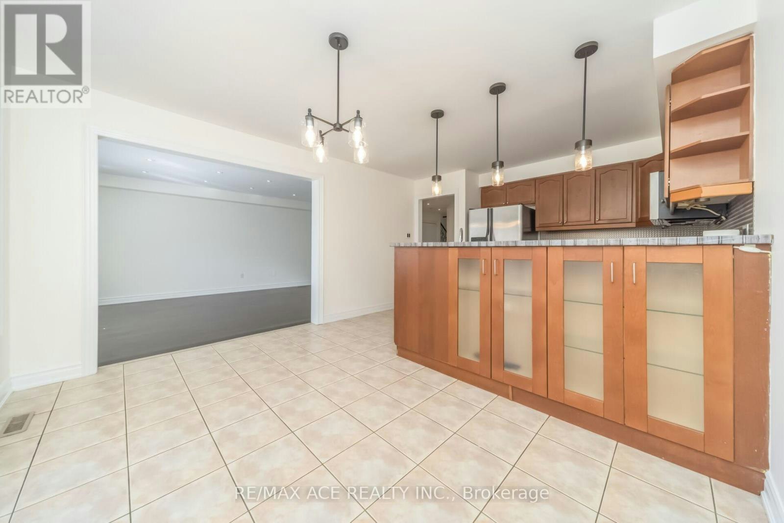 MAIN-86 Treasure Drive, Brampton, ON, L7A 3L7 - 13