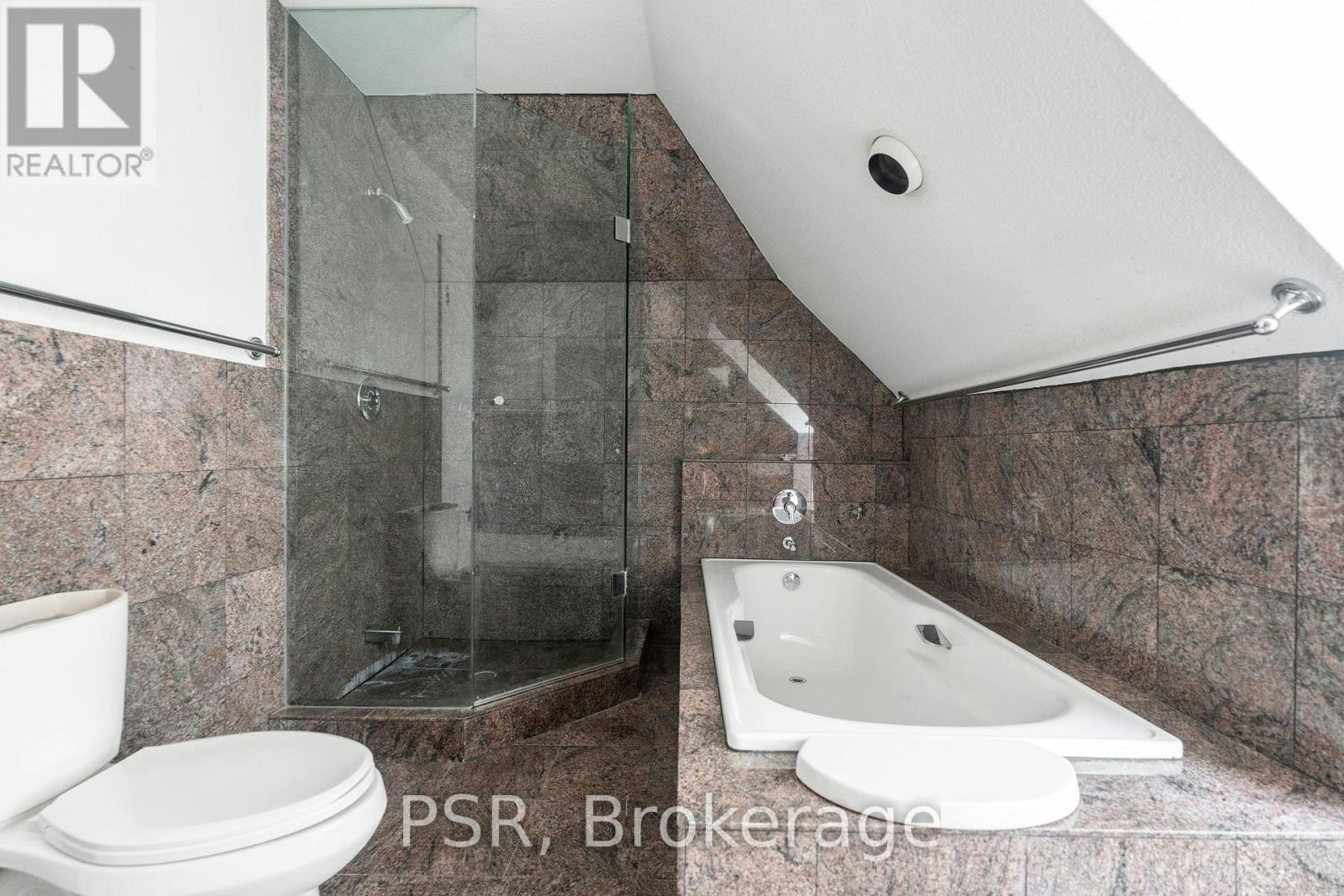 3RD FL-25 Coulson Avenue, Toronto, ON, M4V 1Y3 - 3