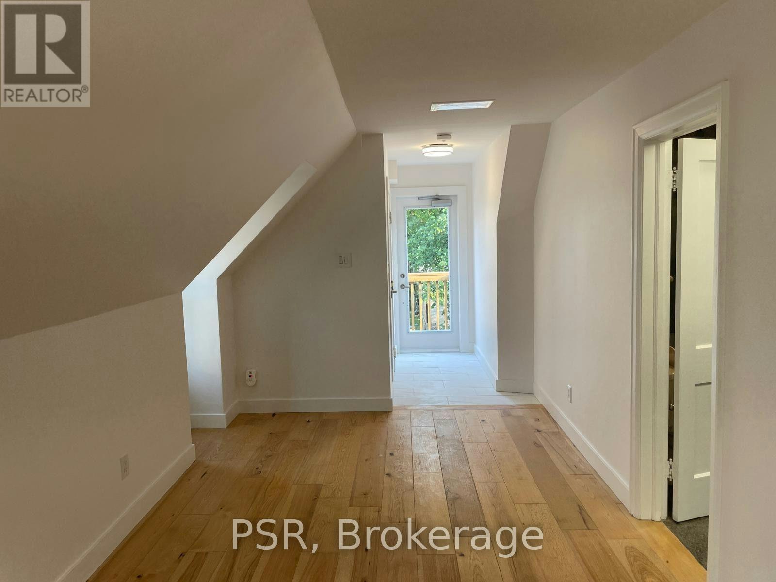3RD FL-25 Coulson Avenue, Toronto, ON, M4V 1Y3 - 6