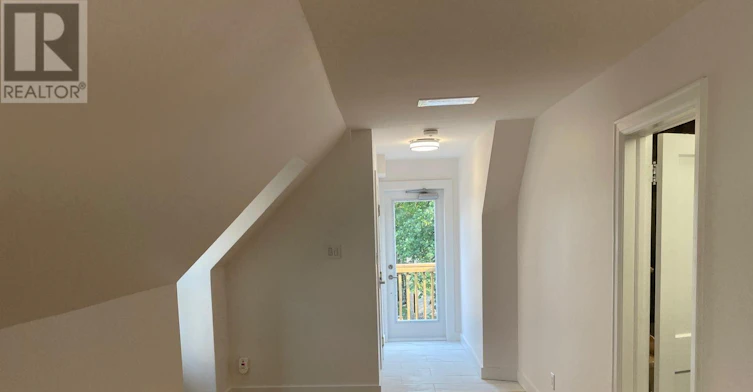 3RD FL-25 Coulson Avenue, Toronto, ON, M4V 1Y3 - 6