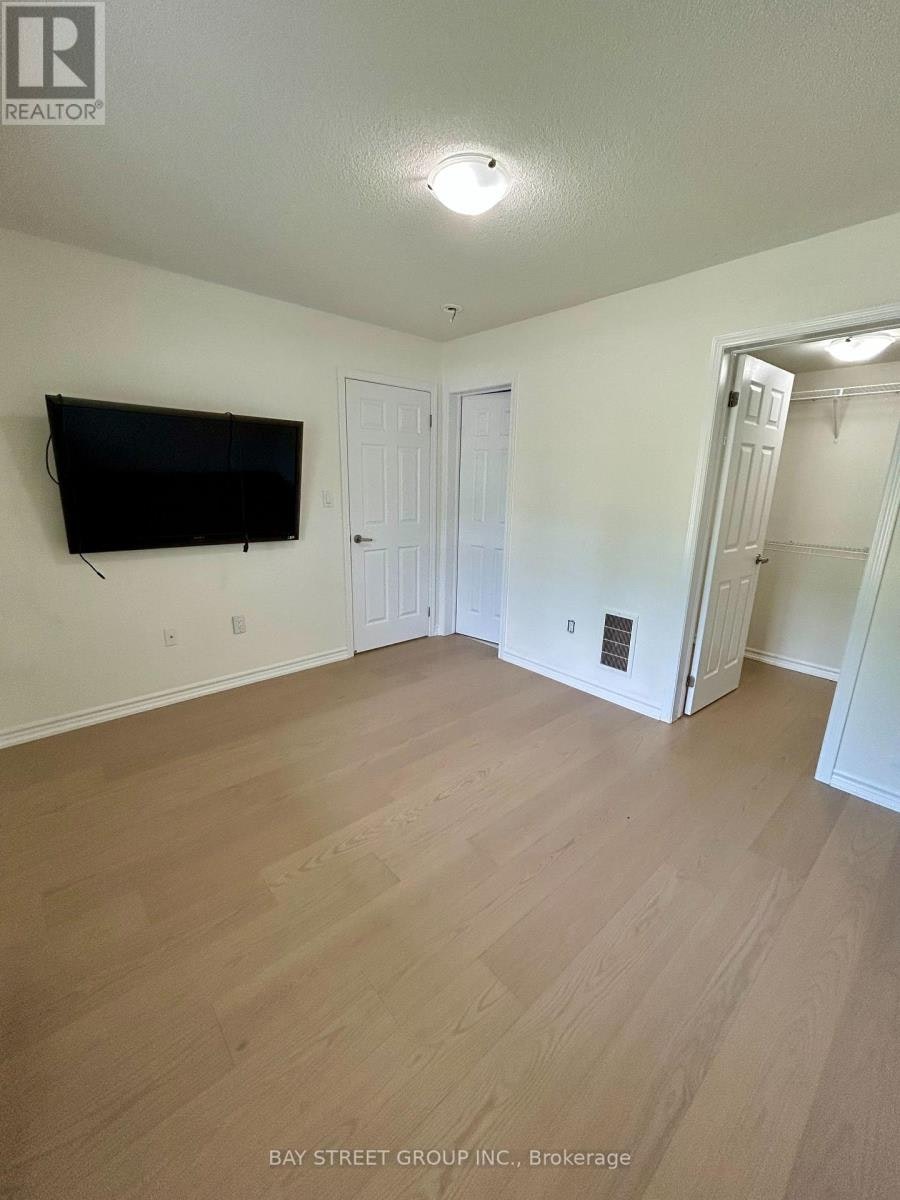 2464 Fall Harvest Crescent, Pickering, ON, L1X 0G1 - 3