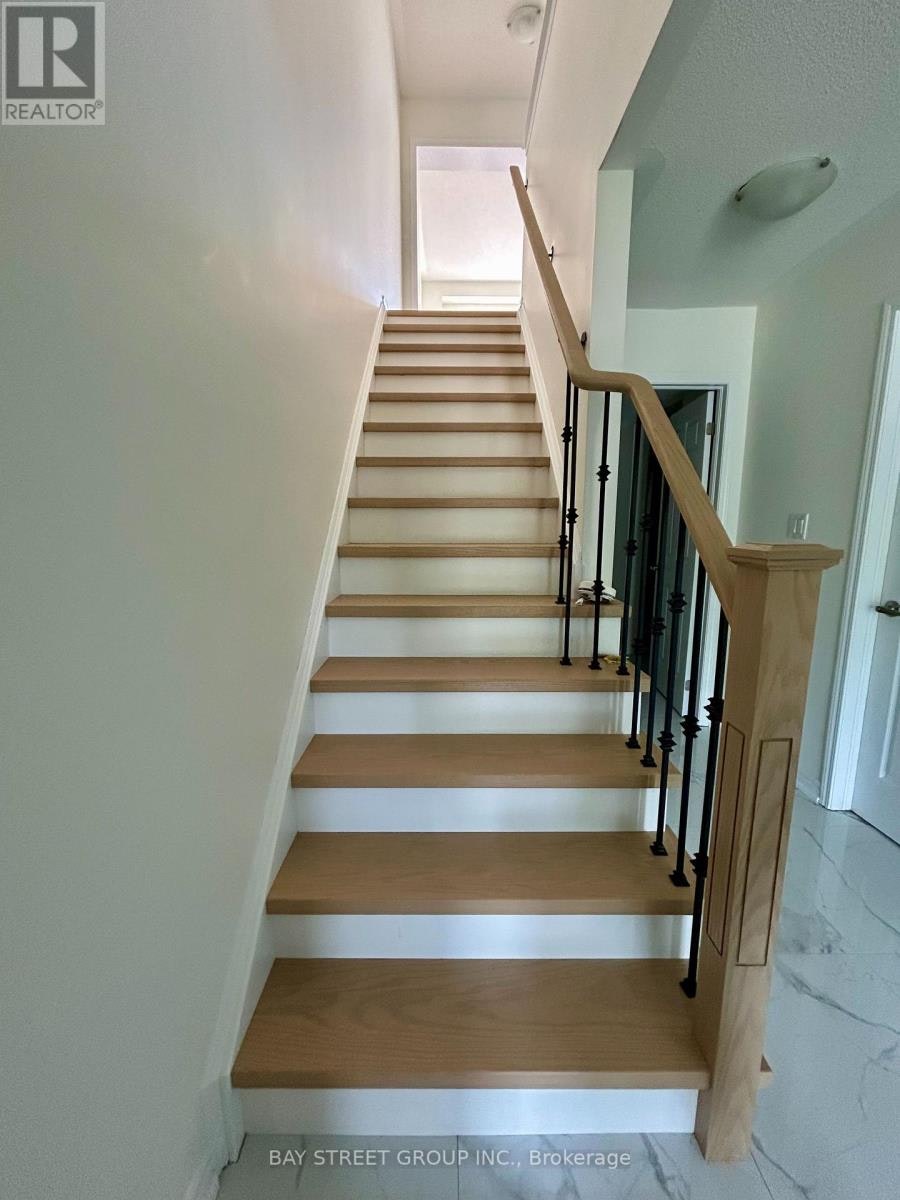 2464 Fall Harvest Crescent, Pickering, ON, L1X 0G1 - 6