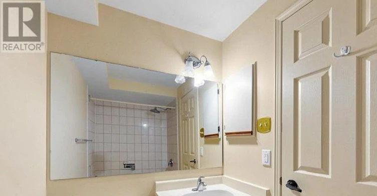 601 Roehampton Avenue, Toronto, ON, M4P 1S7 - 9