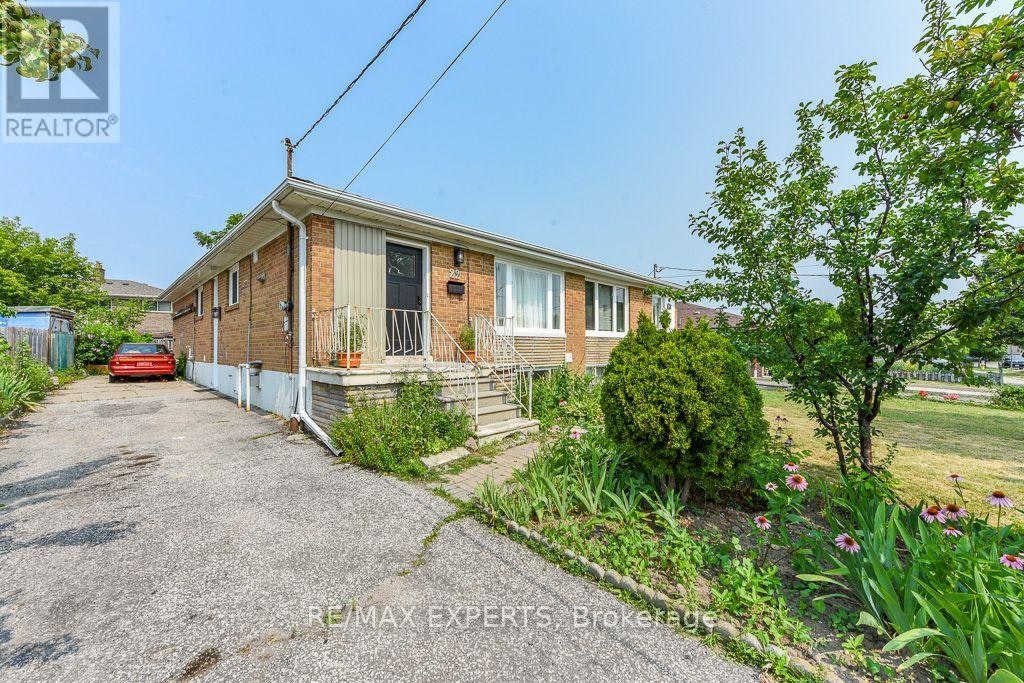 22 Rubydale Gardens, Toronto, ON, M9L 1B9 - 29