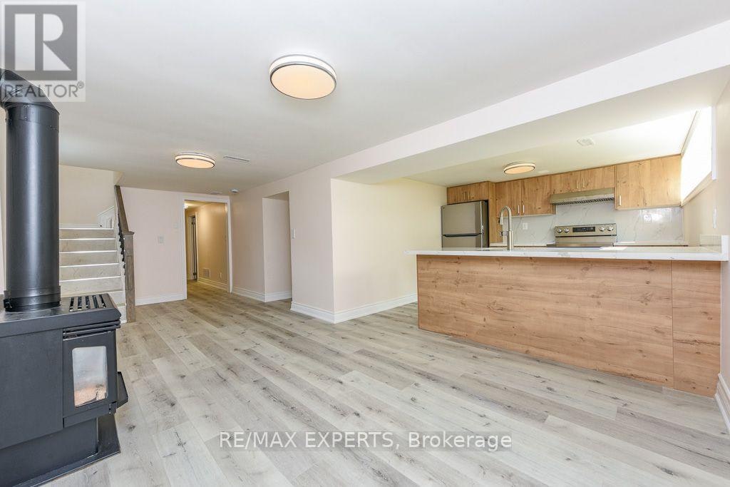 22 Rubydale Gardens, Toronto, ON, M9L 1B9 - 3