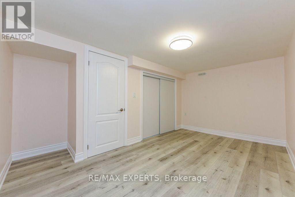 22 Rubydale Gardens, Toronto, ON, M9L 1B9 - 9