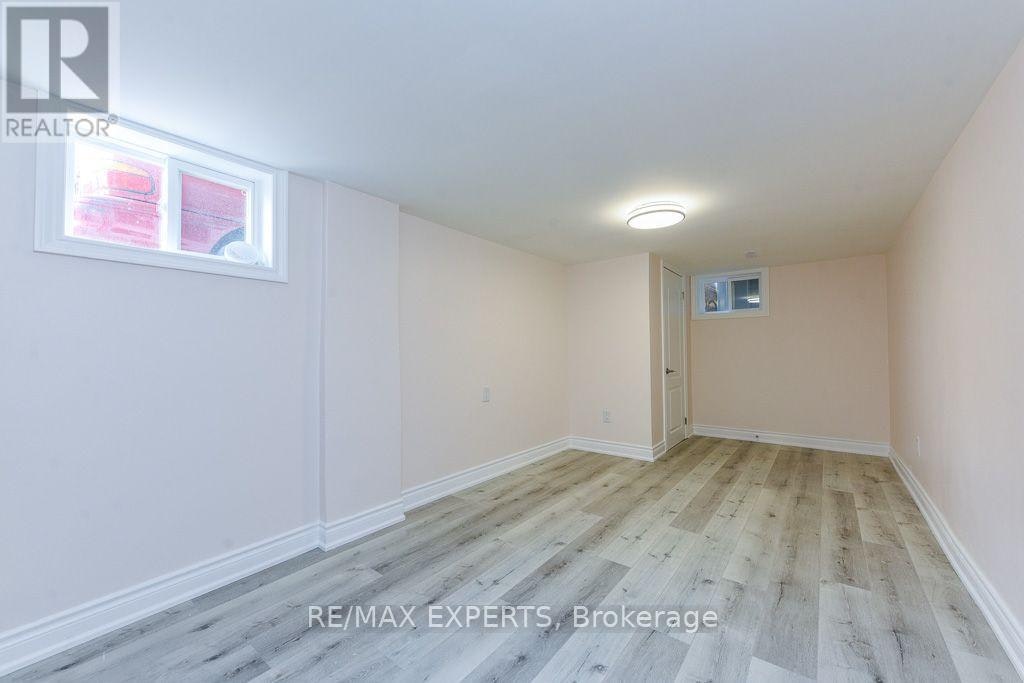 22 Rubydale Gardens, Toronto, ON, M9L 1B9 - 13
