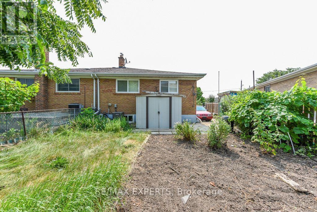 22 Rubydale Gardens, Toronto, ON, M9L 1B9 - 20