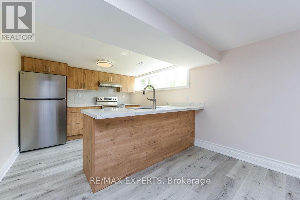 22 Rubydale Gardens, Toronto, ON, M9L 1B9 - 5