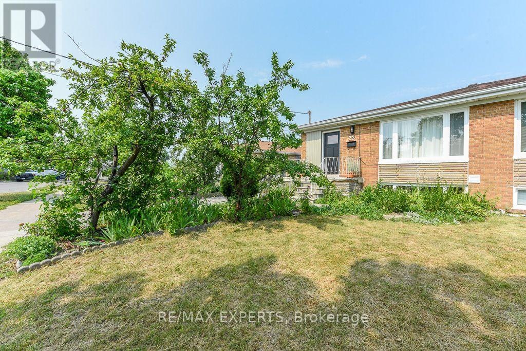 22 Rubydale Gardens, Toronto, ON, M9L 1B9 - 28