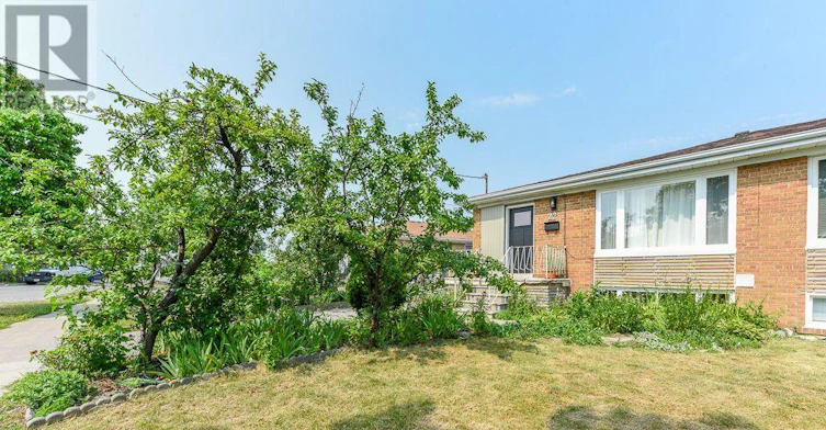 22 Rubydale Gardens, Toronto, ON, M9L 1B9 - 28