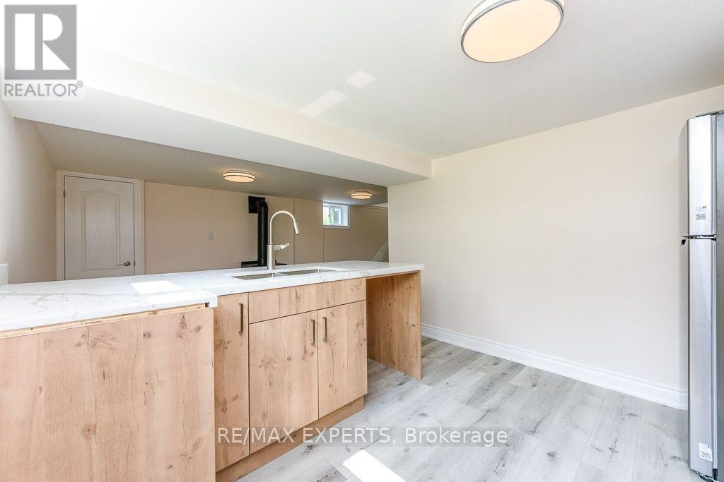 22 Rubydale Gardens, Toronto, ON, M9L 1B9 - 7