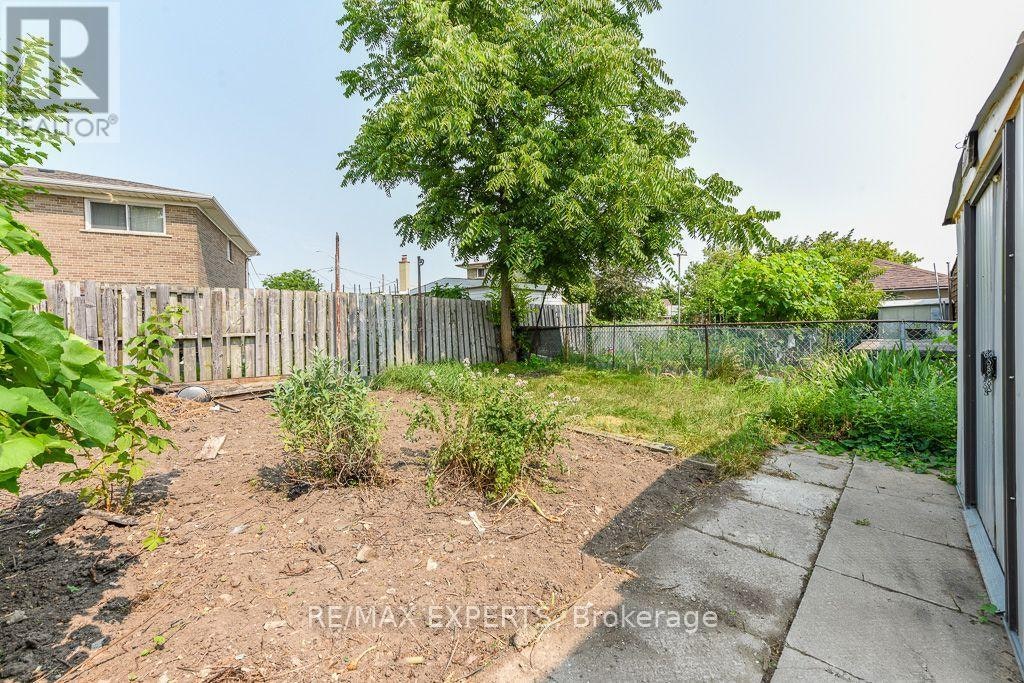 22 Rubydale Gardens, Toronto, ON, M9L 1B9 - 19
