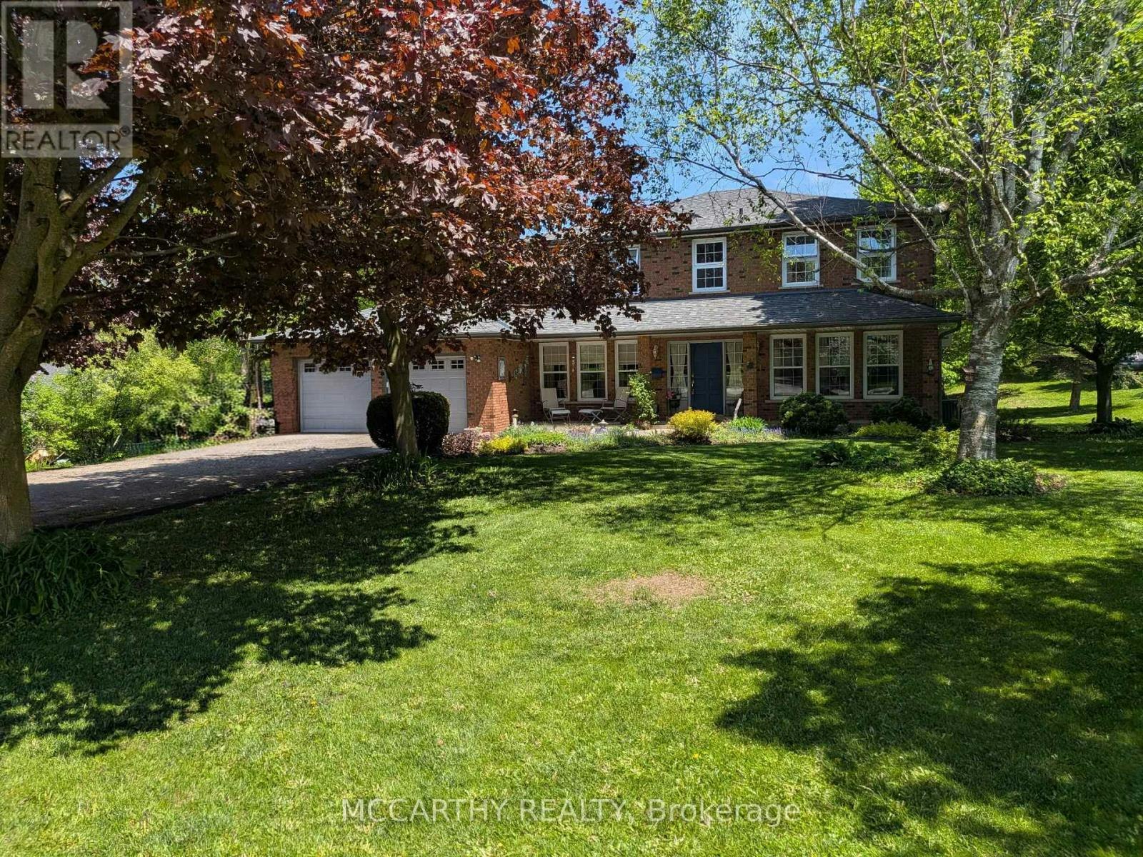 11 Lynda Avenue, Mono, ON, L9W 1Z4