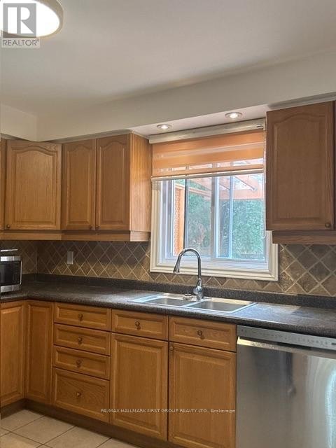 6 Carruthers Crescent, Barrie, ON, L4M 6A5 - 12