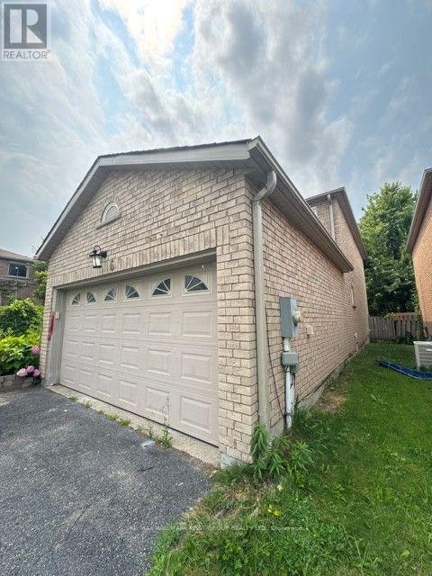 6 Carruthers Crescent, Barrie, ON, L4M 6A5 - 2