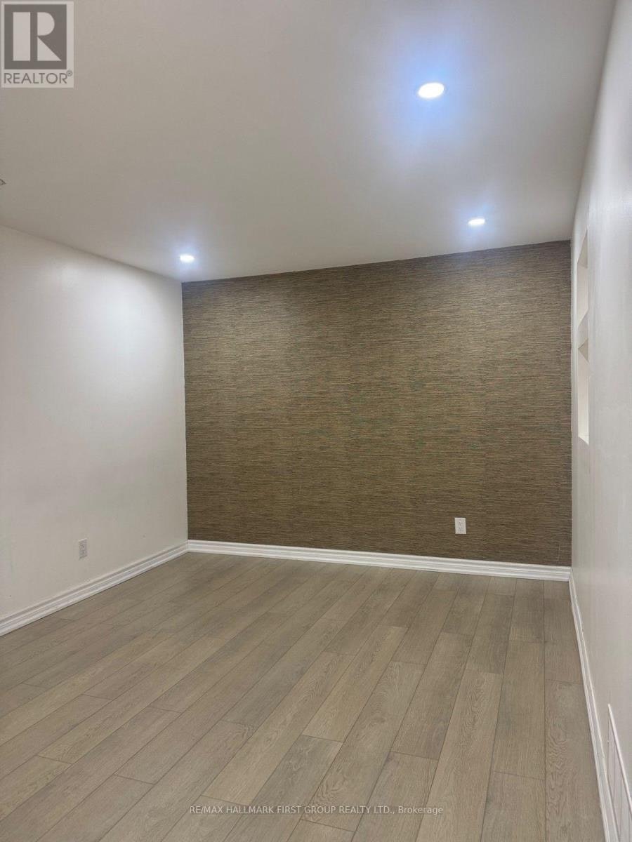 6 Carruthers Crescent, Barrie, ON, L4M 6A5 - 8