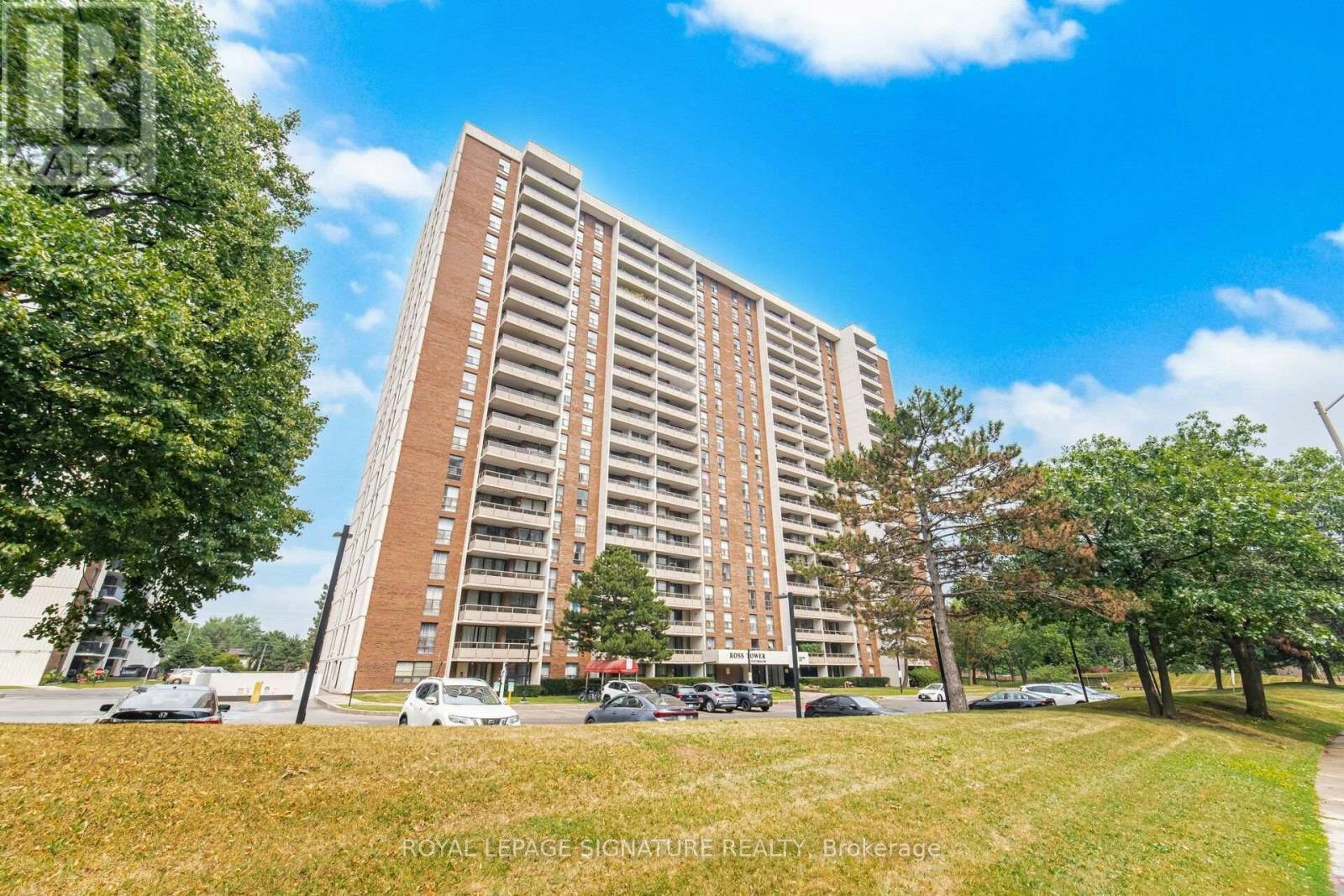 303-4 Kings Cross Road, Brampton, ON, L6T 3X8